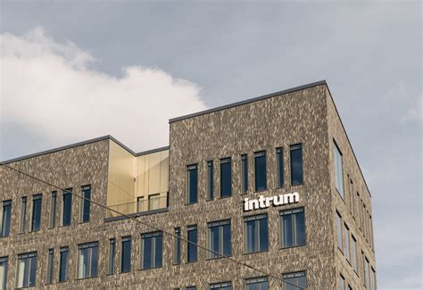 www.intrum.se.